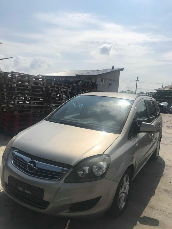 Dezmembrari Opel Zafira B 1.9 CDTI 2010