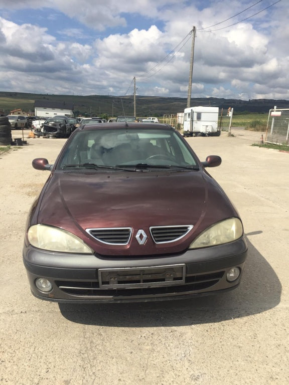 Dezmembrari renault megane1 motor 1,6 benzina 16 valve anul 1999 tip motor k4M-a7-00