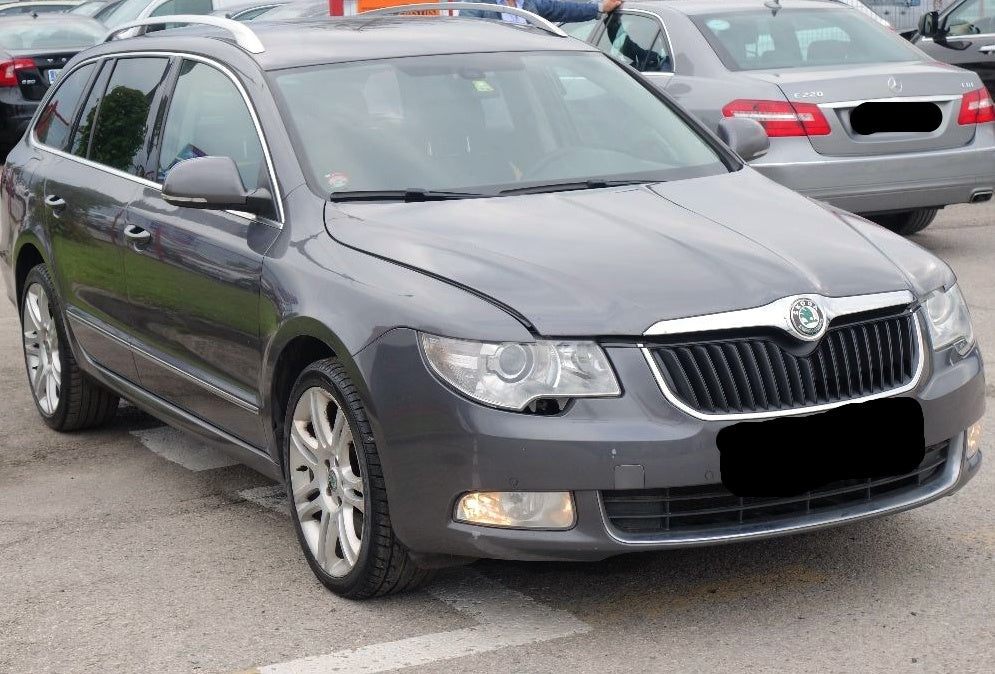 Dezmembrari Skoda Superb 2.0TDI, an 2011