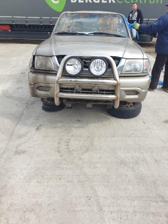 Dezmembrari Toyota Hilux 2.5 2001 - 2005