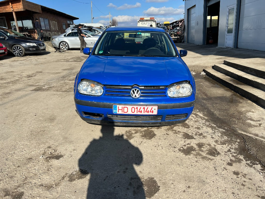 Dezmembrari volkswagen golf 4 motor 1,6 benzina anul 1999 tip motor AKL