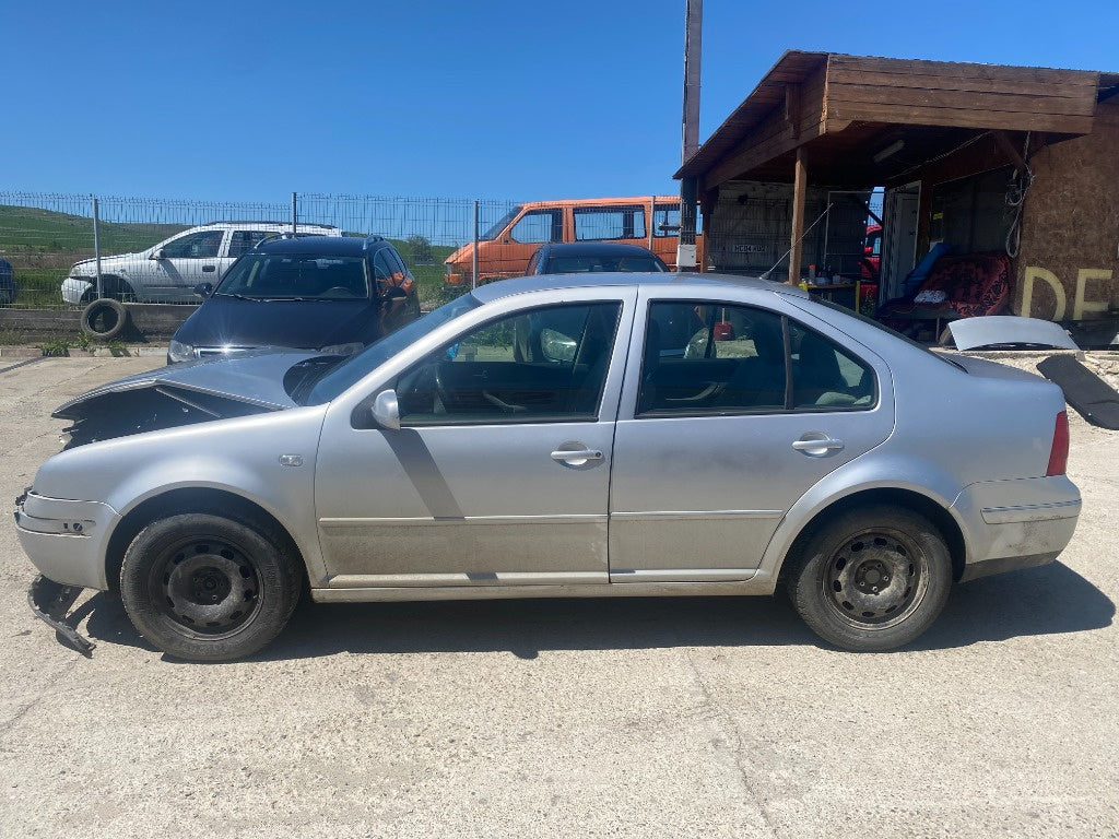 Dezmembrari vw bora 1,6 benzina anul 2002 tip motor AZD