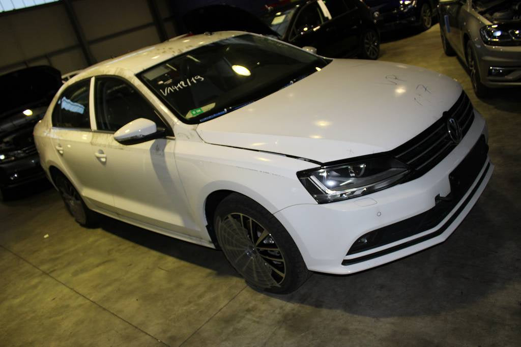 Dezmembrari VW Jetta facelift 2017 2.0 tdi CUUA CUU LC9A RQQ jante R17, oglinzi rabatabile, etc. la 0 km
