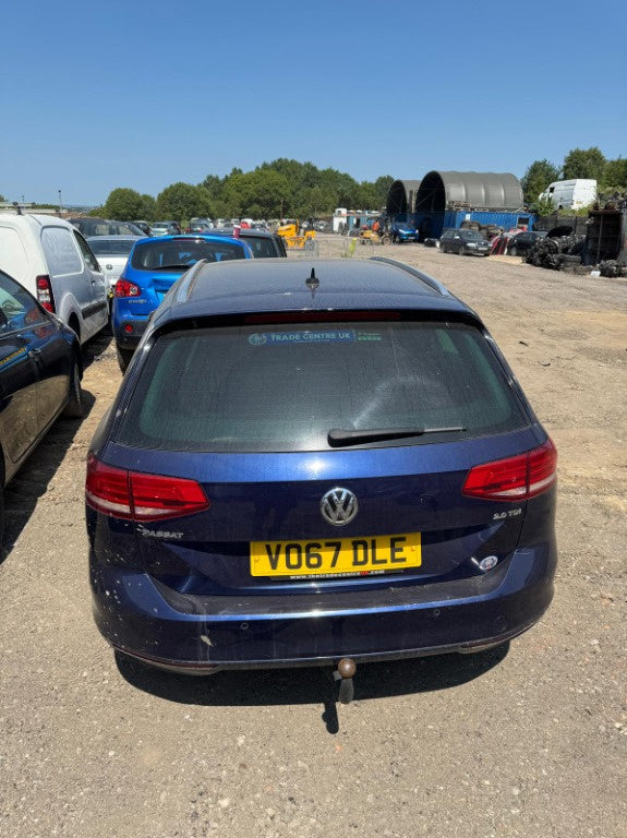 Dezmembrari Vw Passat B8 2.0TDI cod motor CRLB transmisie manuala 6+1 an de fabricatie 2017 cu 170000km rulati