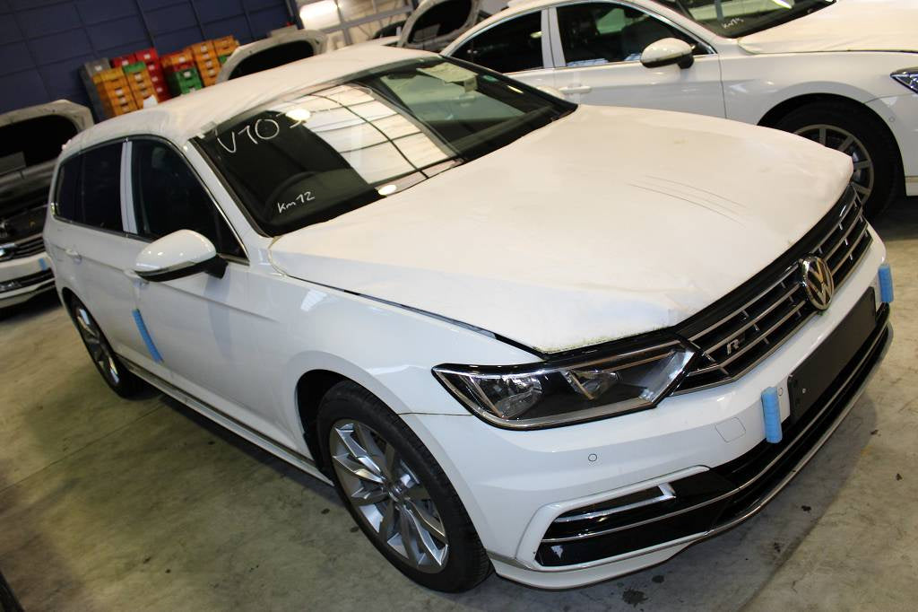 Dezmembrari VW Passat B8 R-LINE R line din 2018 0 km - piele carbon, keyless, side assist, oglinzi rab.