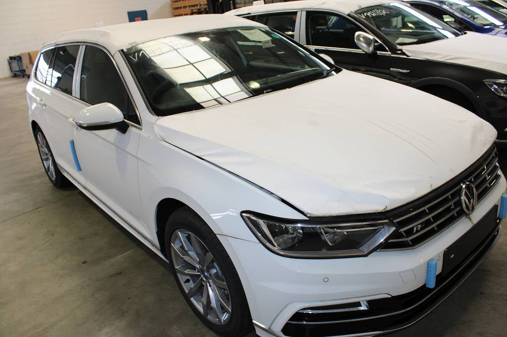 Dezmembrari VW Passat B8 R-LINE R line din 2019 0 km - piele carbon, keyless, side assist, oglinzi rab.