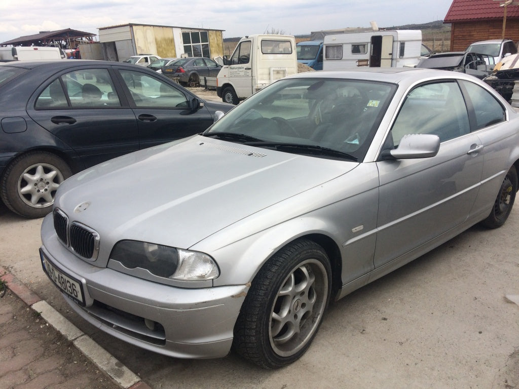Dezmembre bmw 323 2.5 benzina