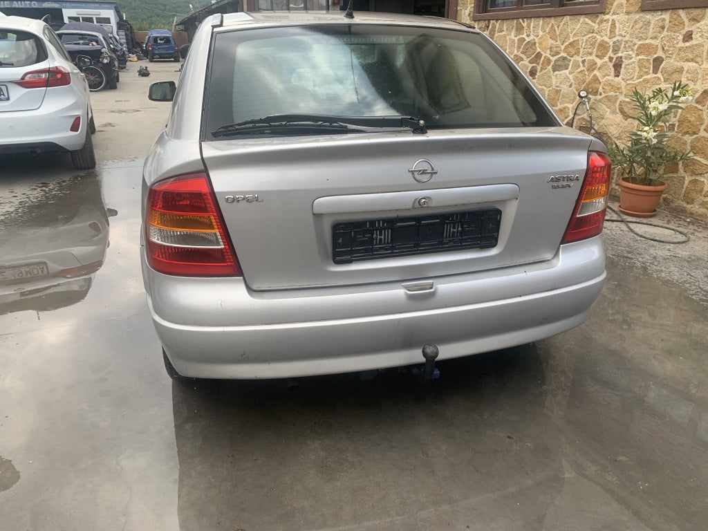 Dezmembrez Astra g hatback z16xe