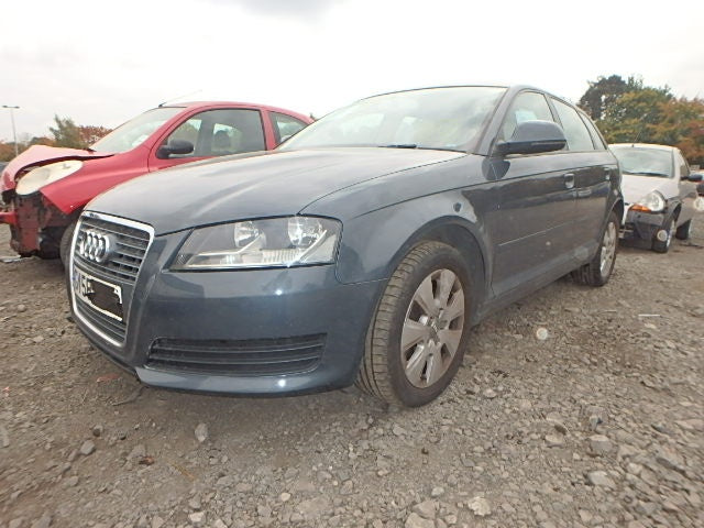 Dezmembrez Audi A3 (8P), 1.6 tdi, orice piesa!
