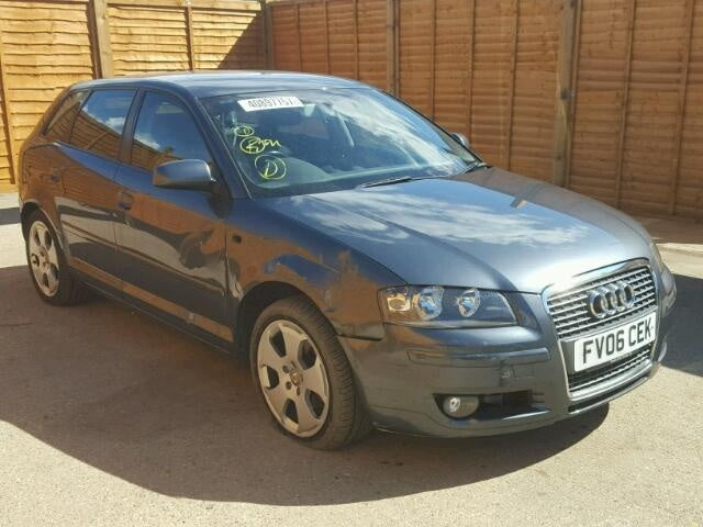 Dezmembrez Audi A3 8P 2.0tdi