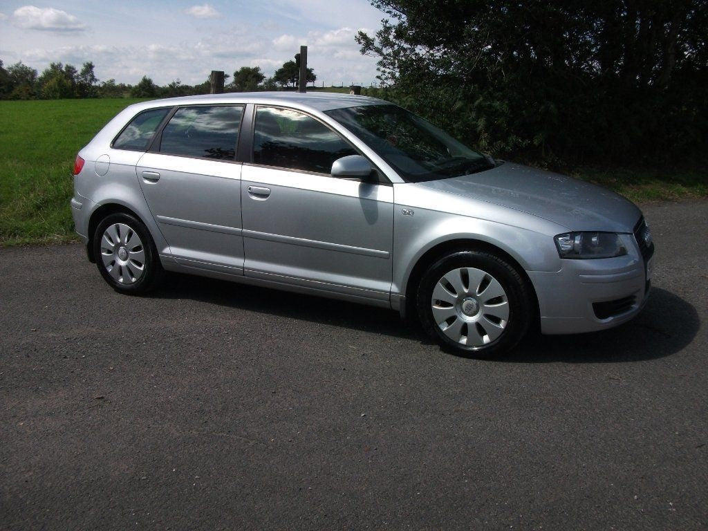 Dezmembrez Audi A3 8P 2005 Hatchback 2,0