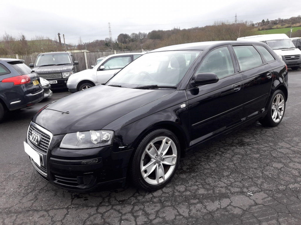 Dezmembrez Audi A3 8P 2008 hatchback 1.9