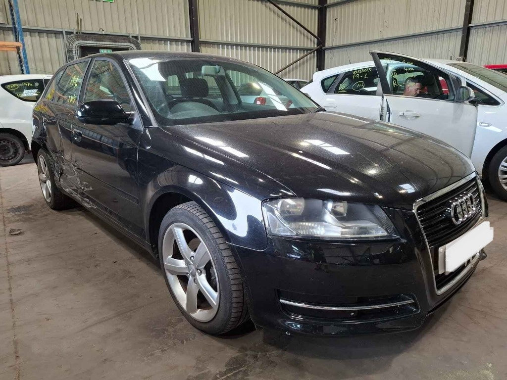 Dezmembrez Audi A3 8P 2010 HATCHBACK 1.6 MPI