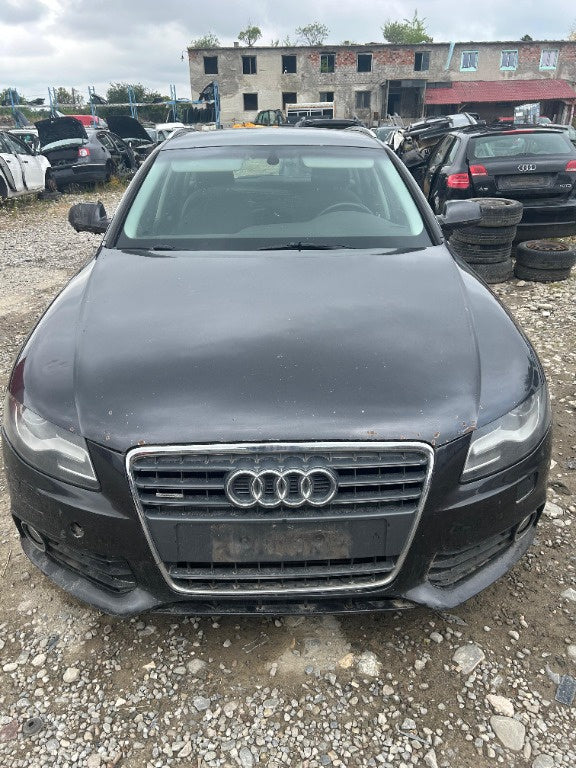 Dezmembrez Audi A4 2.0 diesel 2010 motor 2.0 diesel .