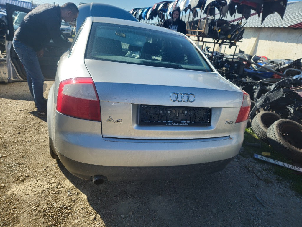 Dezmembrez Audi A4 B6 2.0i din cod ALT cutie automata FSF