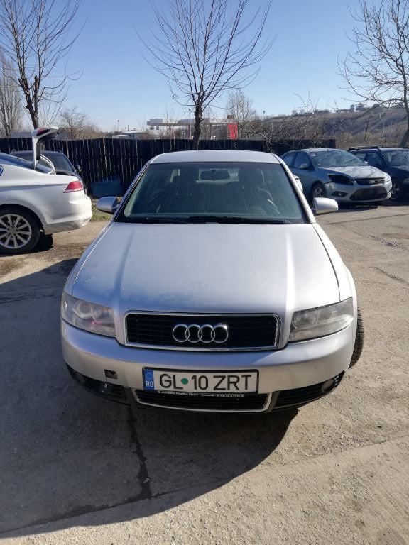 Dezmembrez Audi A4 B6 , 2002 , 2,5 D