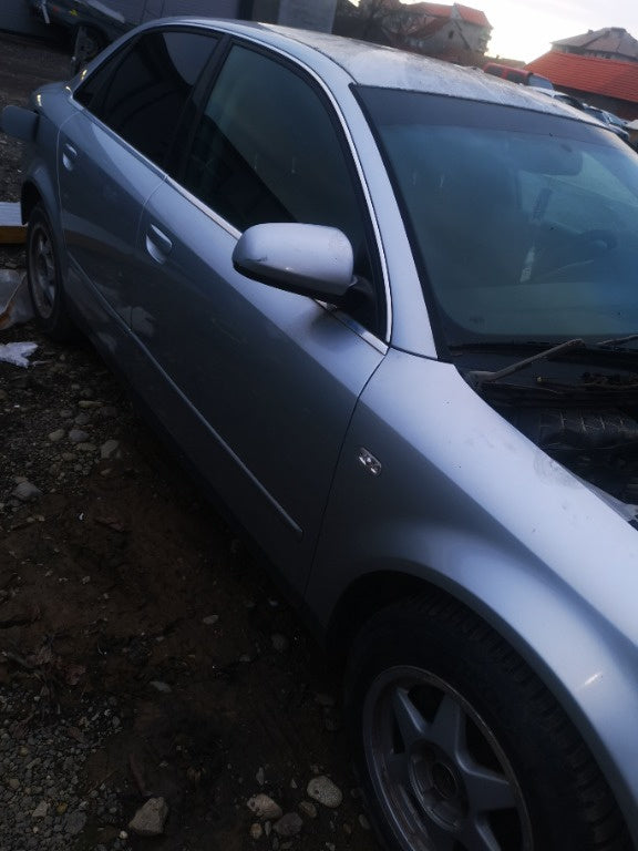 Dezmembrez Audi A4 B6 2002 Sedan 1.6 Benzina