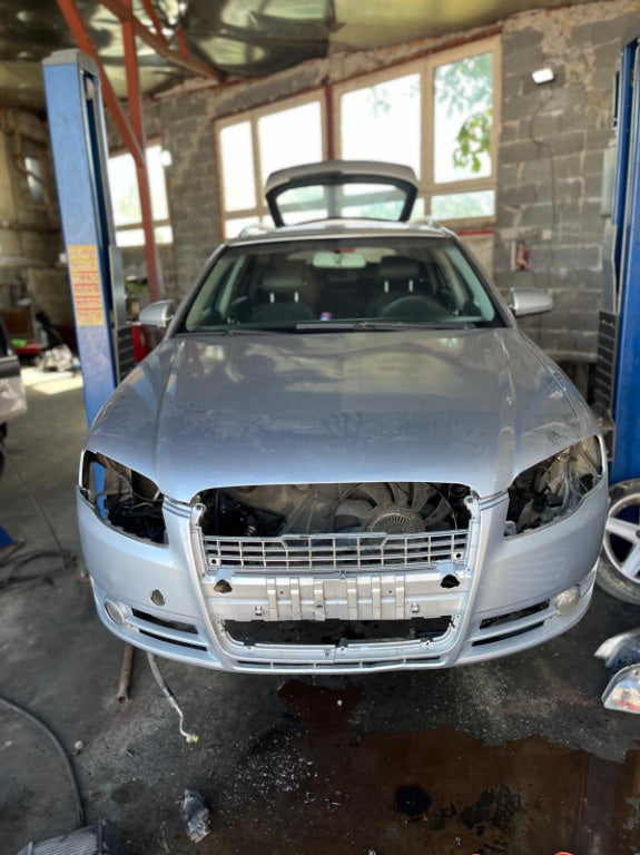 Dezmembrez Audi A4 B7 2005 Break 2.5
