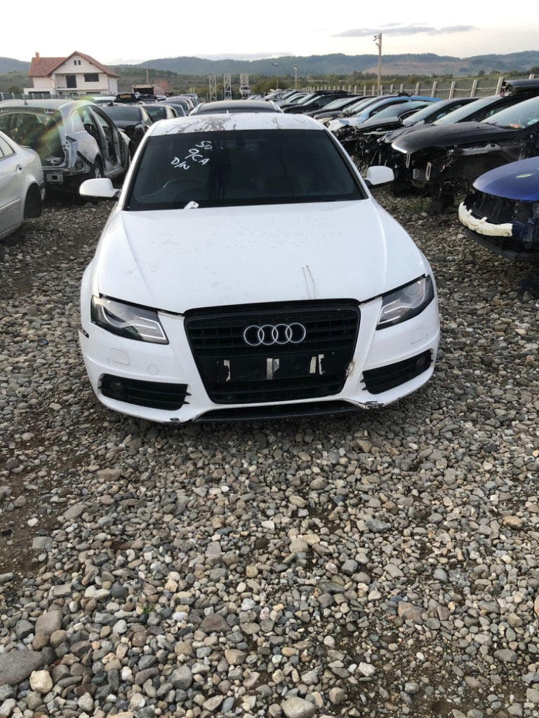 Dezmembrez Audi A4 B8 2010 Berlina 2.7 tdi