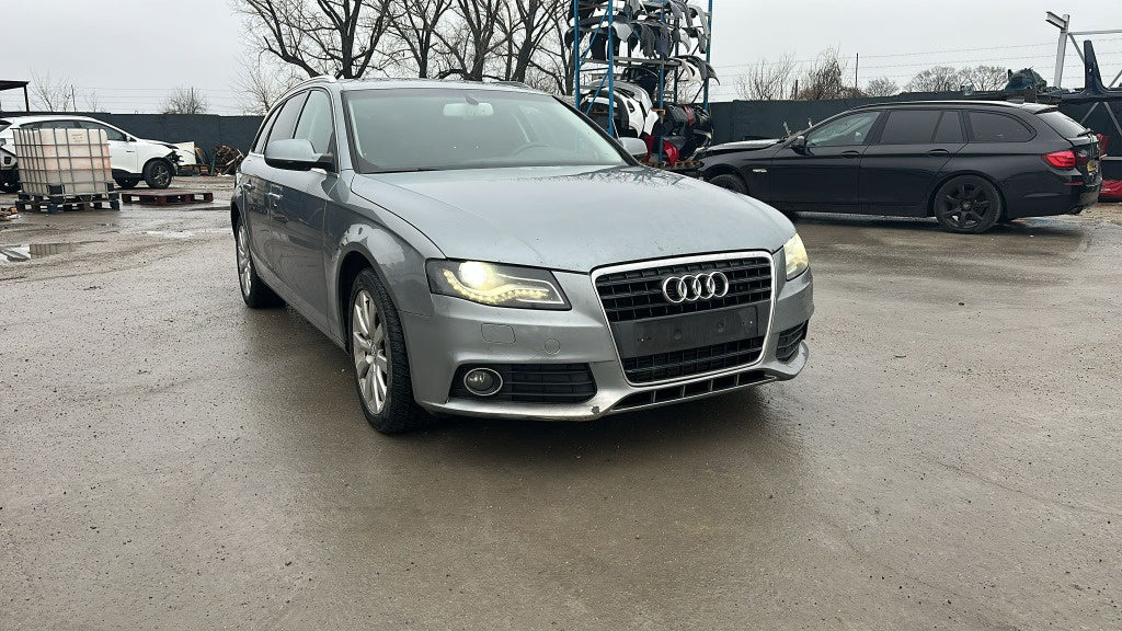 Dezmembrez Audi A4 B8 2011 AVANT 2.0 TDI
