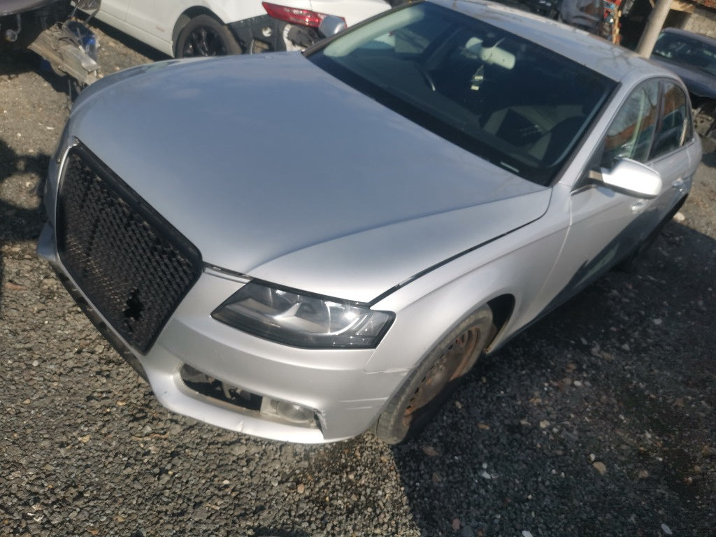 Dezmembrez Audi A4 B8 2012 Sedan 2.0 TDI 143cp