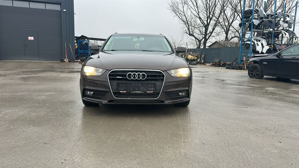 Dezmembrez Audi A4 B8 2013 AVANT 2.0 TDI