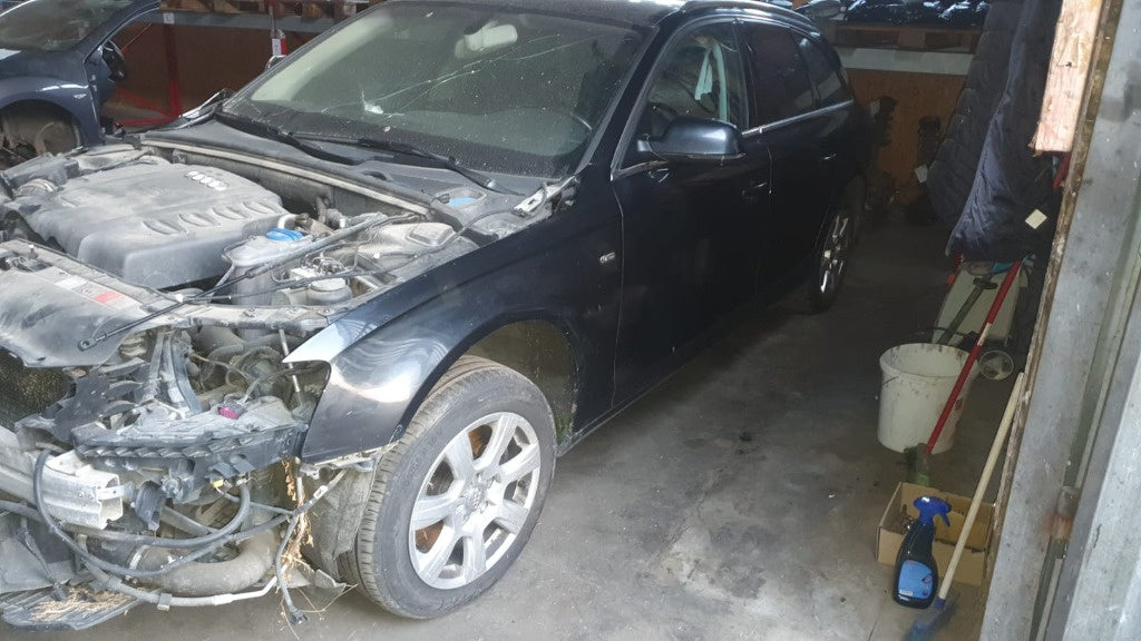 Dezmembrez Audi A4 B8 combi 2.0 TDI CAG 143 cp / 105KW transmisie manuala 6+1 an de fabricatie 2011