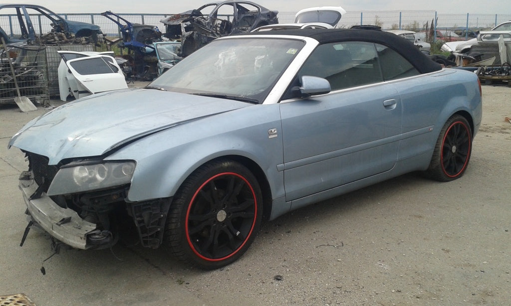 Dezmembrez Audi A4 Cabrio din 2004, 2.4 benzina tip BDV