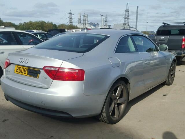 Dezmembrez Audi A5 sportback 2.0tdi