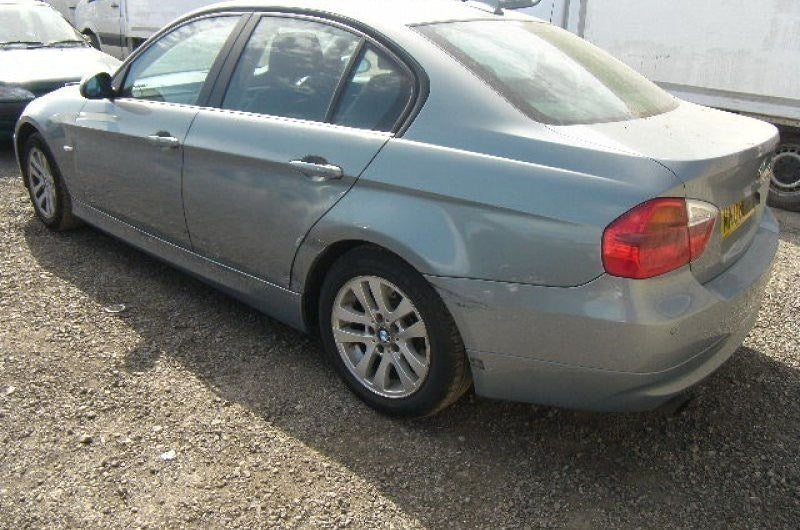 Dezmembrez Bmw 320 E90
