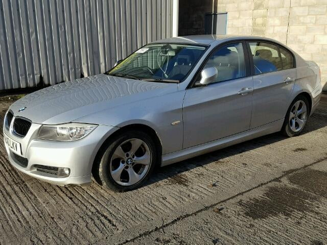 Dezmembrez Bmw 320d E90 facelift