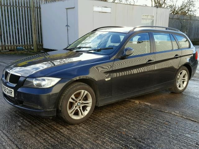 Dezmembrez Bmw 320d touring E91 2008