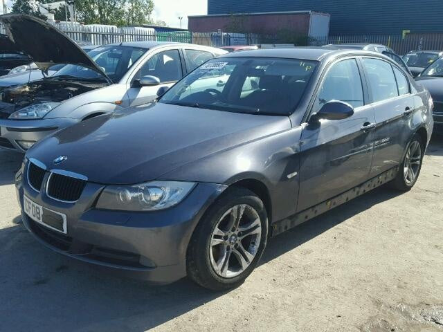 Dezmembrez BMW 320i E90