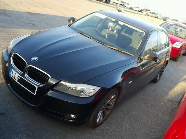 Dezmembrez Bmw 325d E90