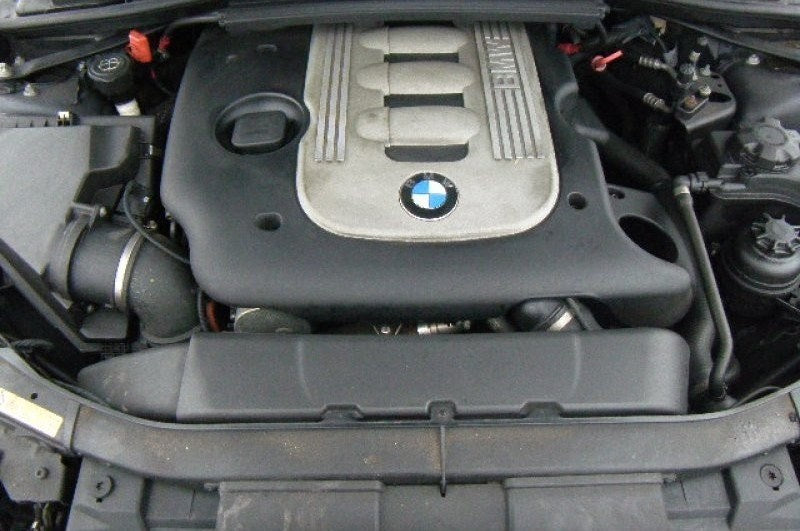 Dezmembrez Bmw 330d 335d E90