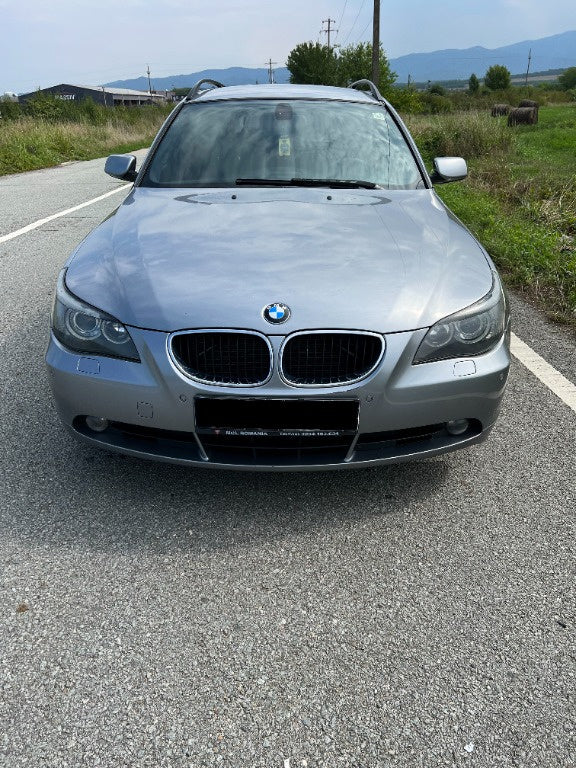 Dezmembrez BMW 520 d E61 din 2007
