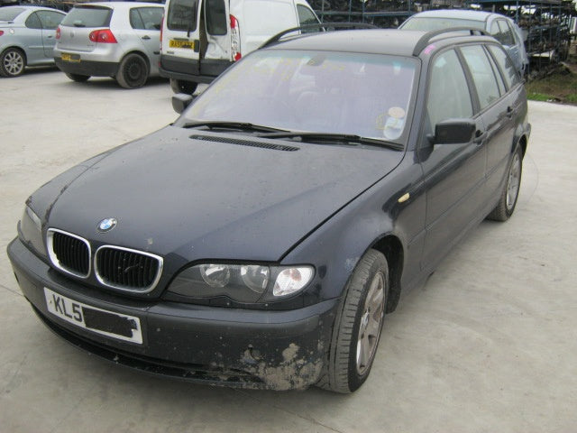 Dezmembrez BMW E46 320 din 2001