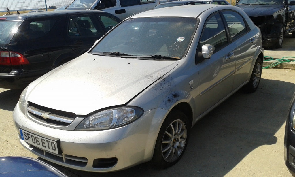 Dezmembrez Chevrolet Lacetti din 2006, 1.6 16v, Hatchback