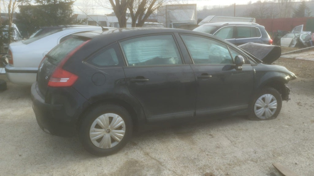 Dezmembrez citroen c4 anul 2004 1.6 hdi