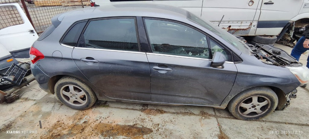 Dezmembrez Citroen C4 B7 1.6 HDI 84 Kw / 114 Cp cod motor DV6C transmisie manuala 6+1 an de fabricatie 2012
