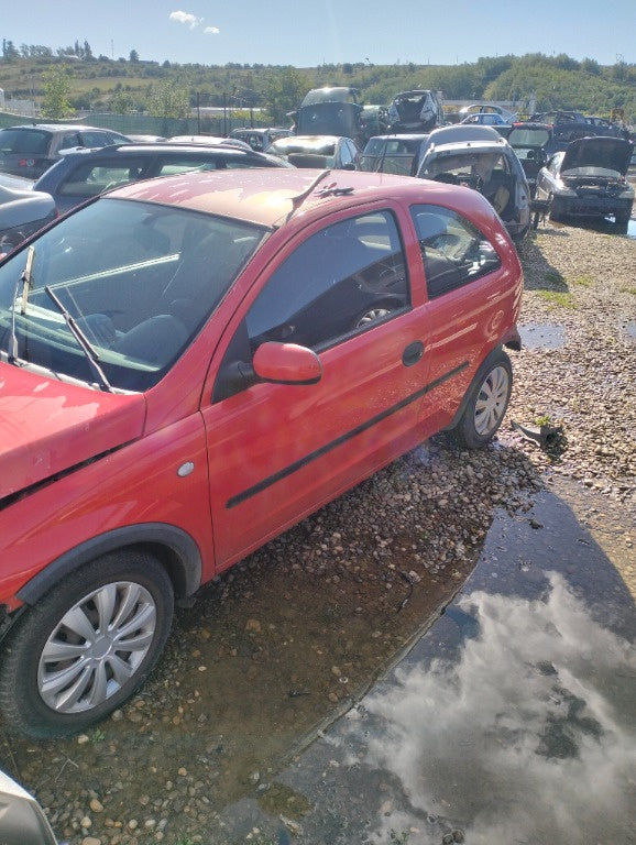 Dezmembrez CORSA c 1.2 benzina anul 2004
