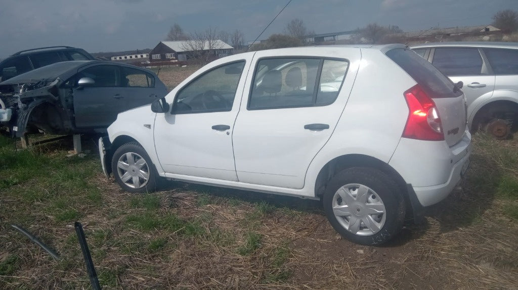 Dezmembrez Dacia Sandero 1.4 Mpi din 2008 2009 2010 2011