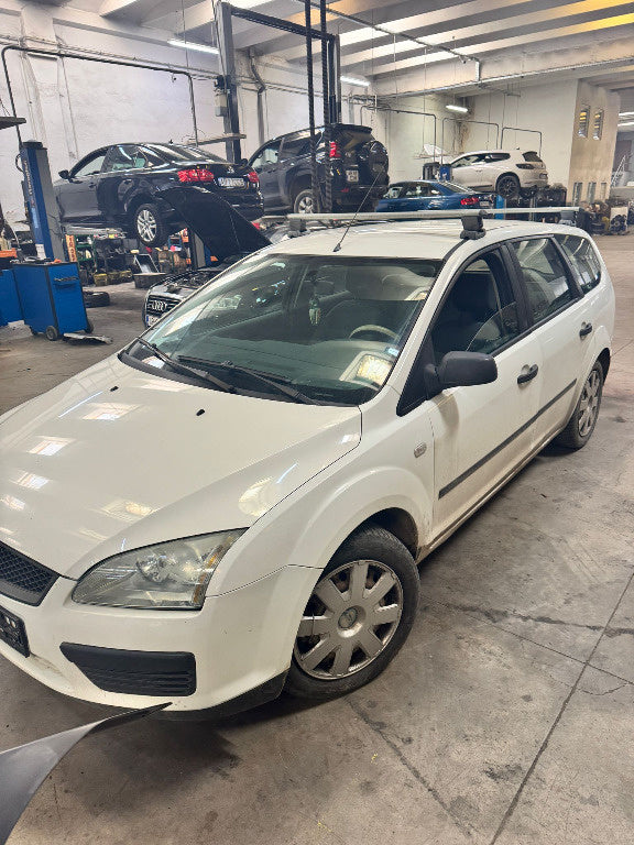 Dezmembrez / Dezmembrari Ford Focus 2 2005 Break 1.8 TDCI