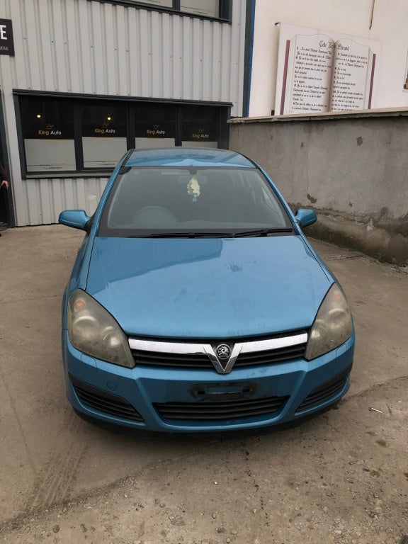 Dezmembrez / Dezmembrari Opel Astra H 2004 Hatchback 1.7 CDTI
