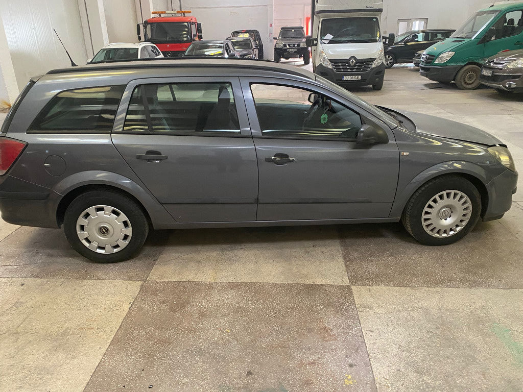 Dezmembrez / Dezmembrari Opel Astra H 2005 break 1.7