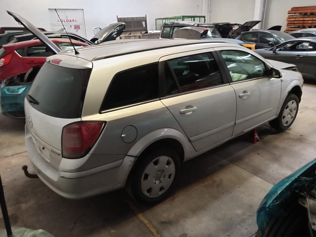 Dezmembrez / Dezmembrari Opel Astra H 2006 BREAK 1.9 DT