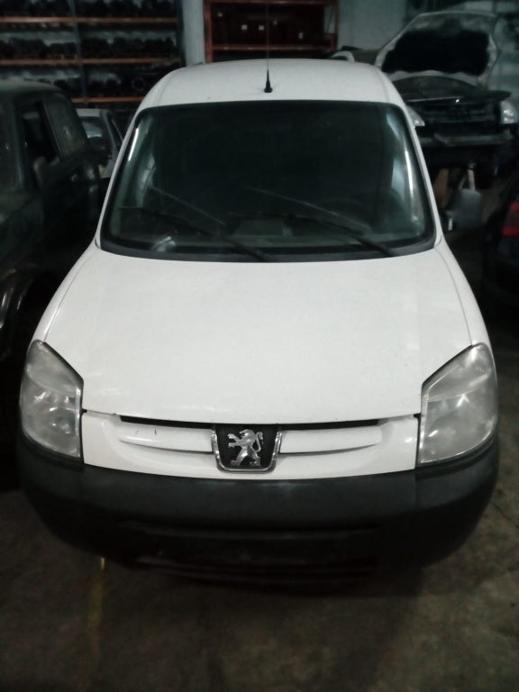 Dezmembrez / Dezmembrari Peugeot Partner 2005 Fourgon 1.9 d