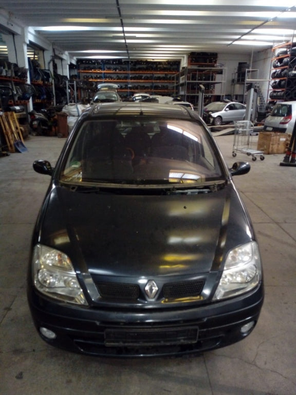 Dezmembrez / Dezmembrari Renault Scenic 2002 Limuzina 1.6 (16 valve)