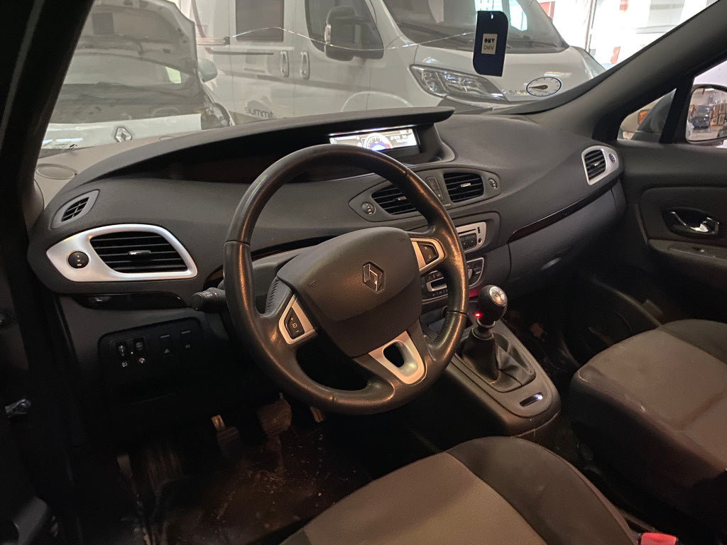 Dezmembrez / Dezmembrari Renault Scenic 3 2012 BERLINA CU Haion 1.5 DCI