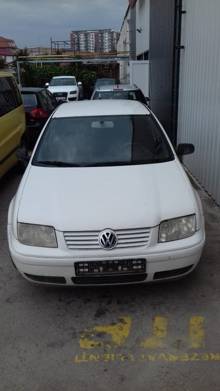 Dezmembrez / Dezmembrari Volkswagen Bora 2001 LIMUZINA 1.6